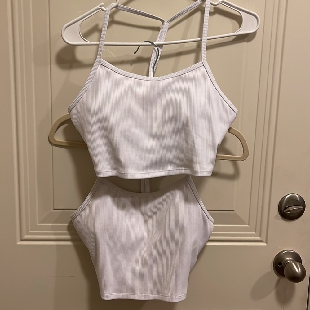 Bundle of 2 Alosoft Ribbed Crop Calm Tank